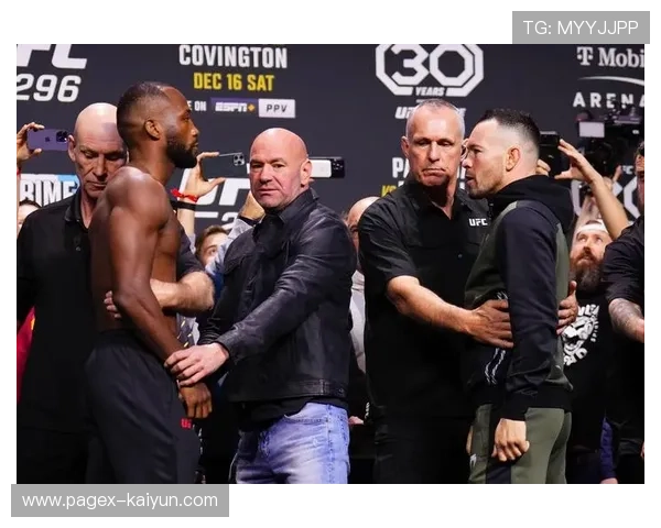 UFC324赛前称重仪式,德维森·菲格雷多和亚历克斯·佩雷兹超重。 UFC324赛前称重仪式,德维森·菲格雷多和亚历克斯·佩雷兹超重。